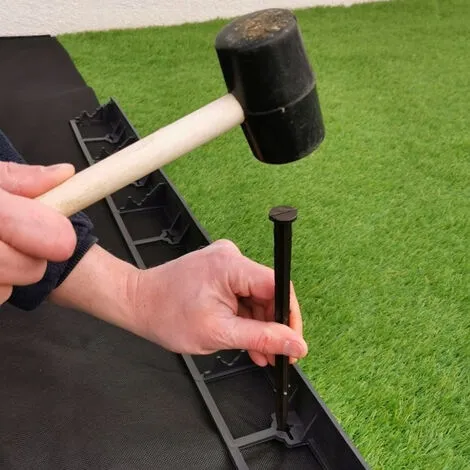 GT GARDEN Bordure De Jardin Droite Noire - 4,5 Cm X 5 Mètres Avec 25 Piquets D'ancrage 6 GT GARDEN Bordure De Jardin Droite Noire - 4,5 Cm X 5 Mètres Avec 25 Piquets D'ancrage – Image 4